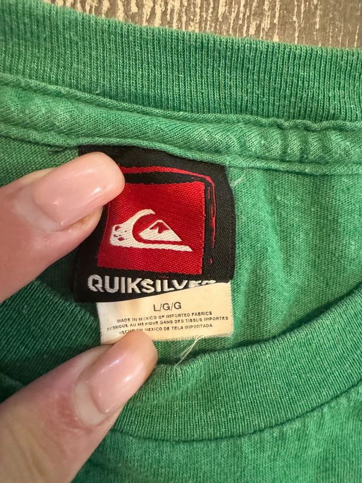 Camiseta Quiksilver Verde Gráfico Logo Estampado Jóvenes Niños L Manga Corta Crew Foto 3 de 4