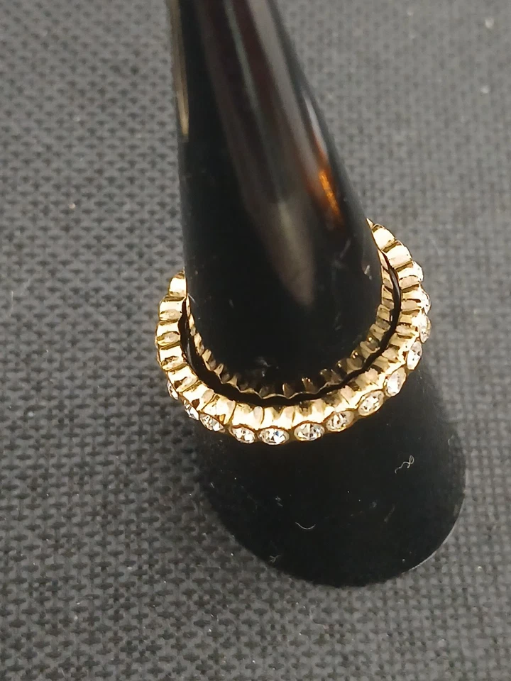 ANN TAYLOR gold tone clear crystals set of 2 band rings  size 7 - Image 4 of 4