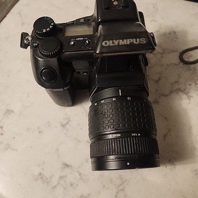 Olympus Camedia E-10 4.0 MP Digital Camera  Lens 9-36mm NO Battery/ C-SEE DESC