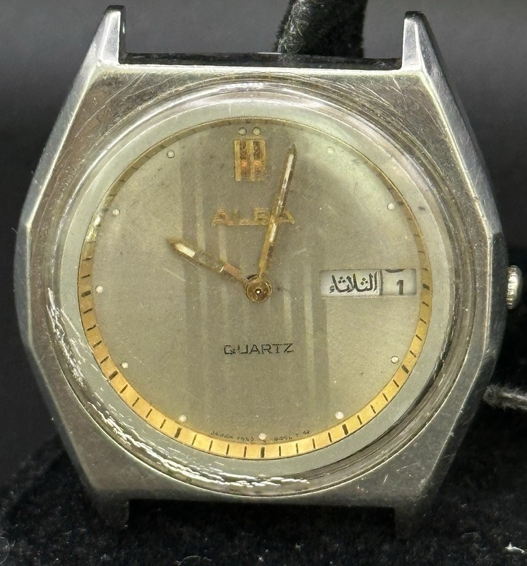 SEIKO ALBA QUARTZ Y563-8370 WATCH FOR PARTS OR REPAIR JAPAN