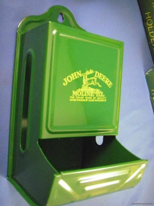 VINTAGE NEW METAL TIN JOHN DEERE TRACTOR  WOOD MATCH MATCHBOX HOLDER BOX deer