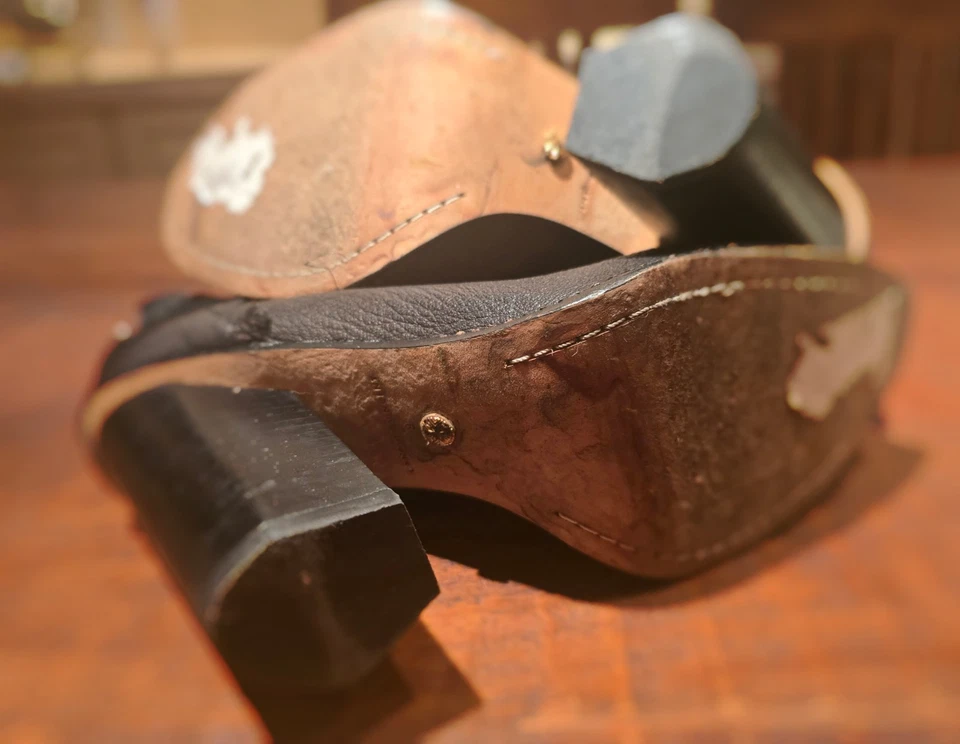 Mujer Cuero Foto 3 de 4