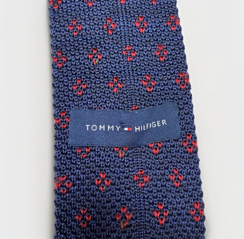 Corbata Tommy Hilfiger Tejida Extremo Cuadrado Mezcla Seda Azul y Rojo Preppy Clásica Foto 2 de 4