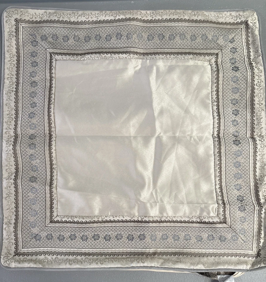 J. Queen  EURO SHAM Linen 26 x 26 Floral Vine Blue Brown Beige Polyester Luxury - Image 4 of 4