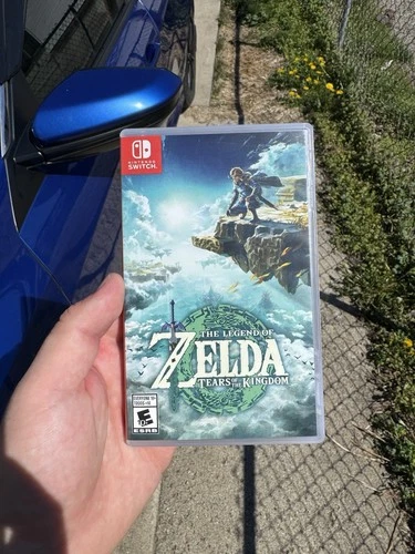 The Legend of Zelda: Tears of the Kingdom - Nintendo Switch (case and artwork)