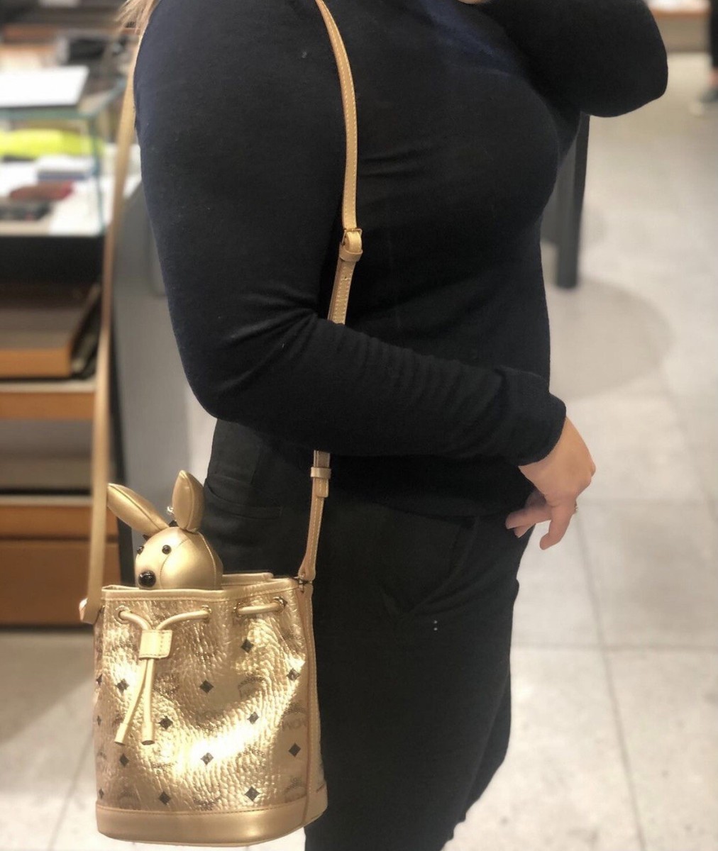 MCM★素敵!Rabbit Berlin Gold Drawstring Cross body Bag AUTHENTIC MCM Rabbit Berlin Gold Drawstring Cross body Bag