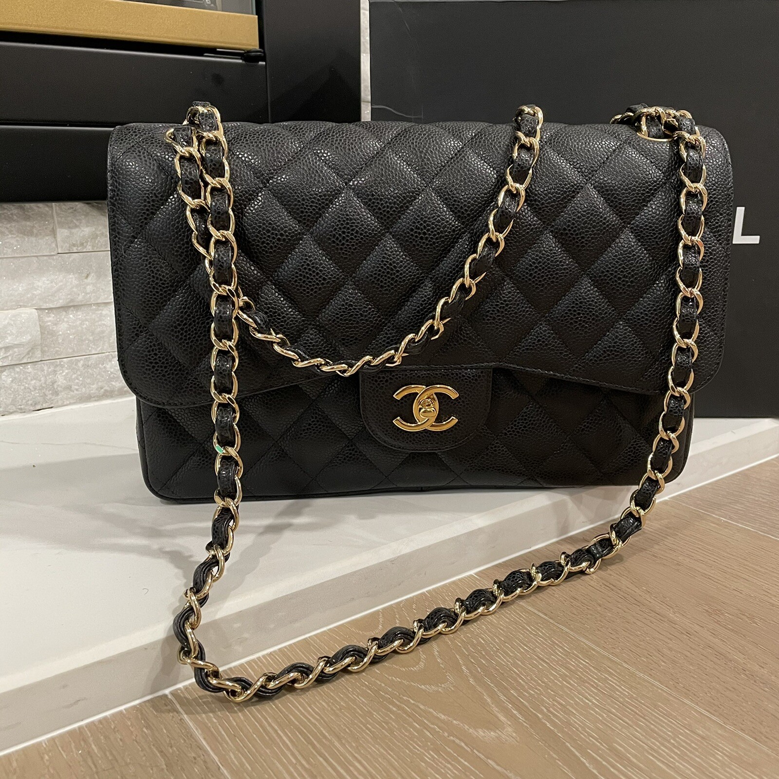 chanel caviar bag medium