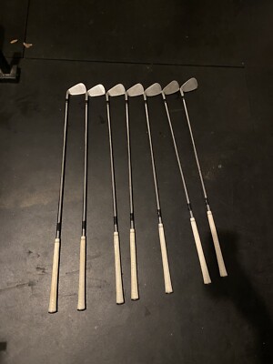 tad moore golf  iron set 4-PW -good condition