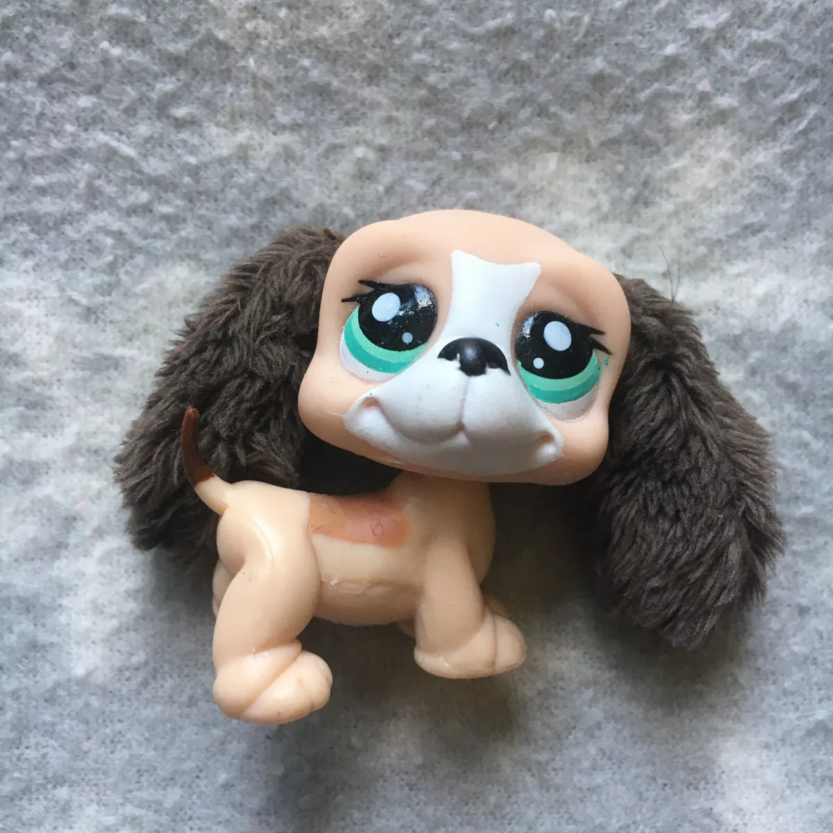 Littlest Pet Shop LPS 2413 brown white basset hound green eyes fuzzy ears