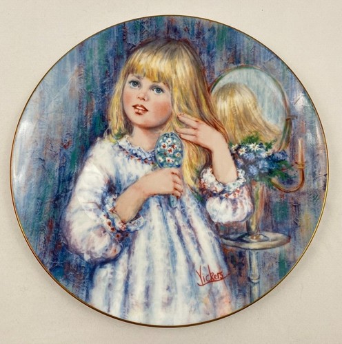 Platos coleccionables Wedgwood Blossoming of Suzanne de Mary Vickers, Bone China - Imagen 5 de 14