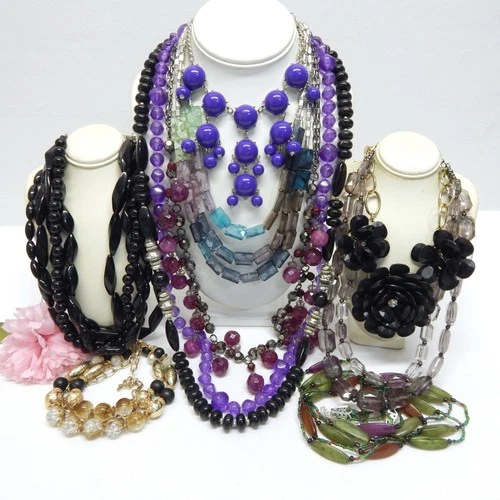 VINTAGE TO NOW FASHION COSTUME JEWELRY NECKLACE LOT ASSORTED TYPES & MATERIALS