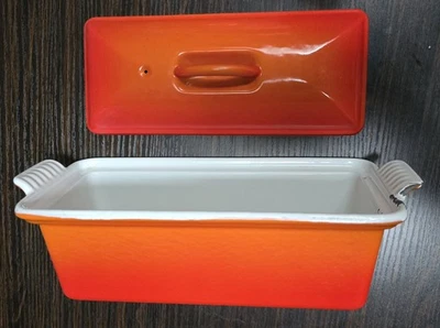 101/2" Le Creuset Steinzeug Deckel Kastenform Schale Orange bis Rot Lackschäden - Bild 1 von 4