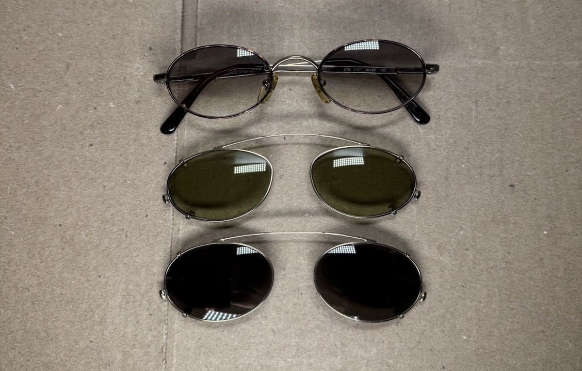 タグ付き　アルマーニ　UV-Protected Oval Sunglas s-l1200.jpg
