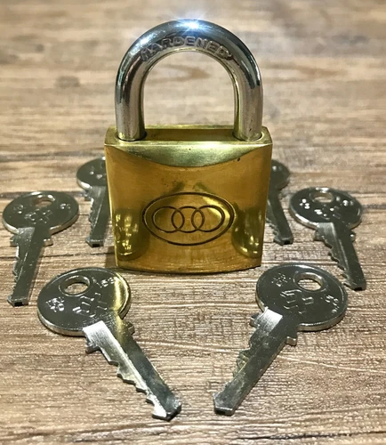 DELUXE MAGIC ESP LOCK / CLOSE UP MENTAL MAGIC / CORRECT KEY  [BRASS PADLOCK]
