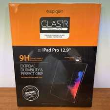 iPad Pro 12.9 in Spigen Glas.tR Slim Slim Sensor Opening Screen Protector
