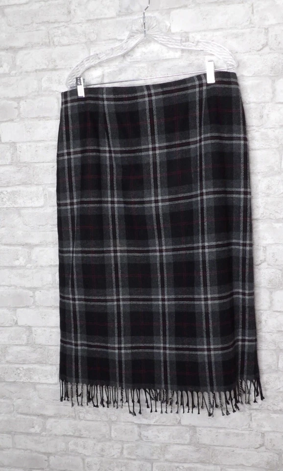 Worthington Skirt Size 16 Petite Black White Pink Plaid Wool Blend Fringe Hem - Image 2 of 4