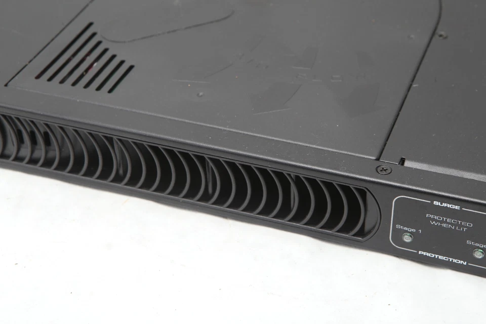Middle Atlantic Products PDCOOL-1115R PowerCool Rackmount Power Distribution SH - Image 3 of 4