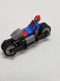 LEGO Marvel Super Heroes: Spider-Man: Spider-Cycle Chase (76004) Parts