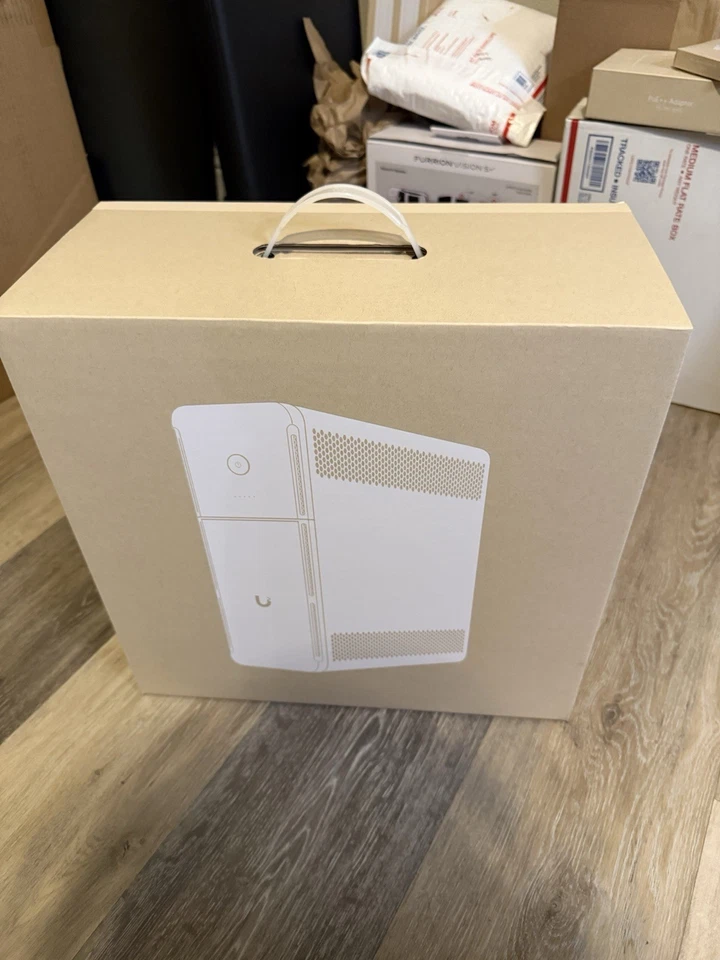 Ubiquiti UniFi USV Tower 1000VA/600W Unterbrechungsfreie Stromversorgung (USV-Tower)