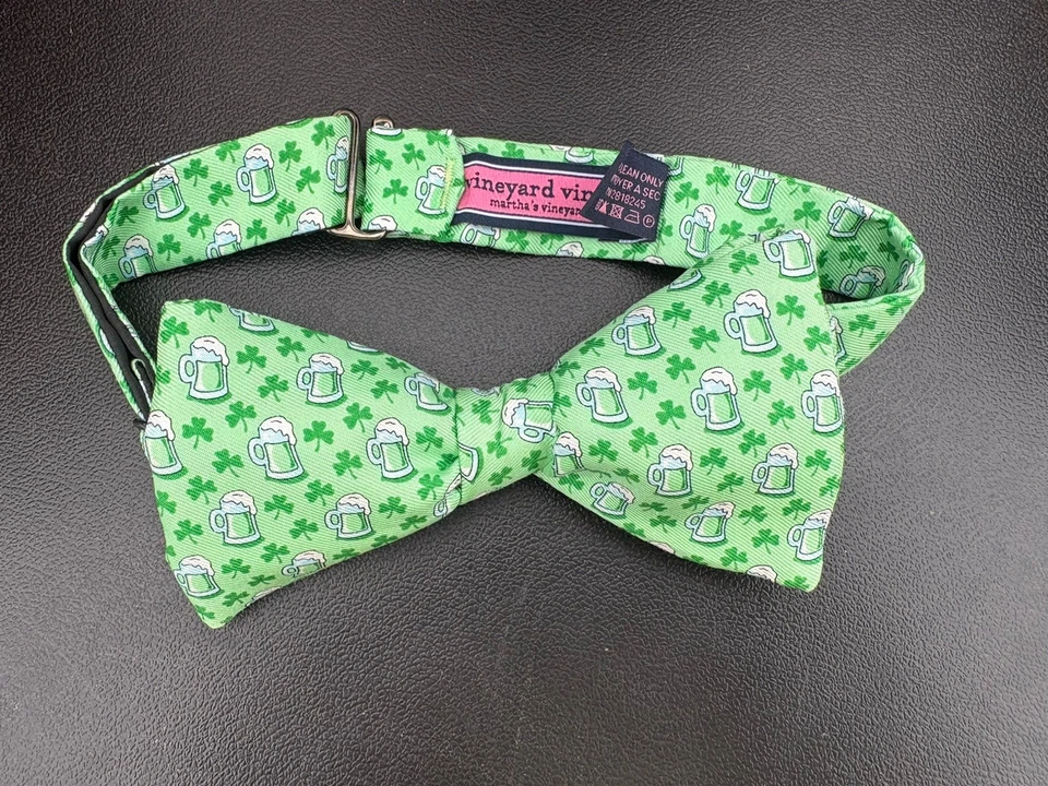 Vinyard Vines Lucky 🍀 Pajarita ajustable verde St. Patrick’s Foto 2 de 4