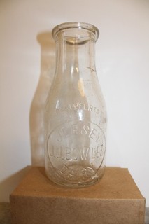 J.J. BOWLES JERSEY DAIRY WASHINGTON D.C. PINT MILK BOTTLE #3