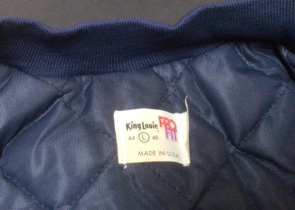 Bombardero satinado de colección Orange County Cop Bowl 1989 XII fútbol King Louie ProFit EE. UU. Foto 3 de 4