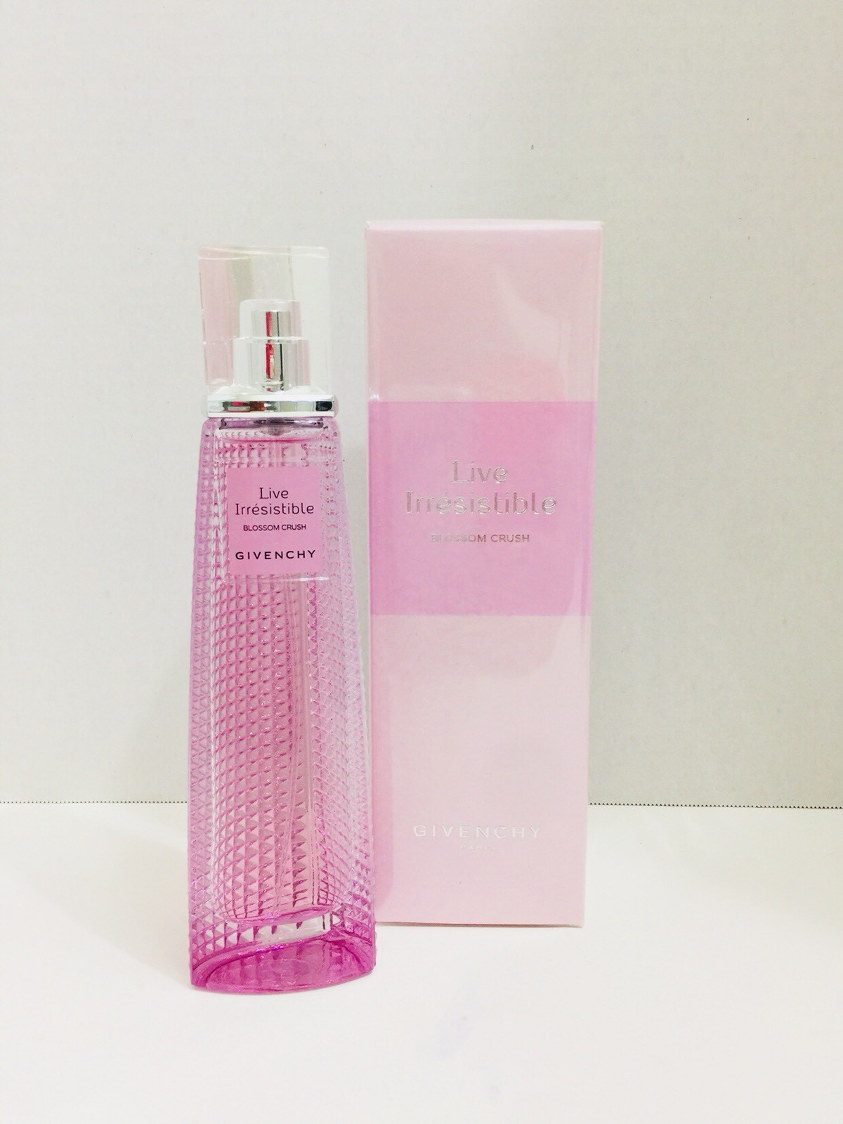 givenchy very irresistible blossom crush