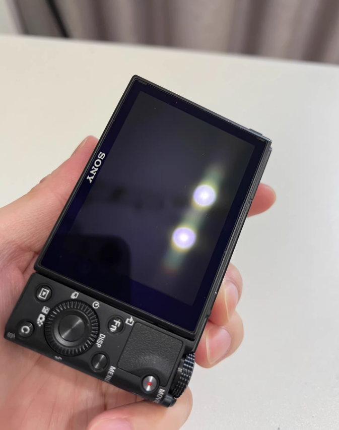 Sony DSC-RX100 III M3 20.1 MP CyberShot Digital Camera 35