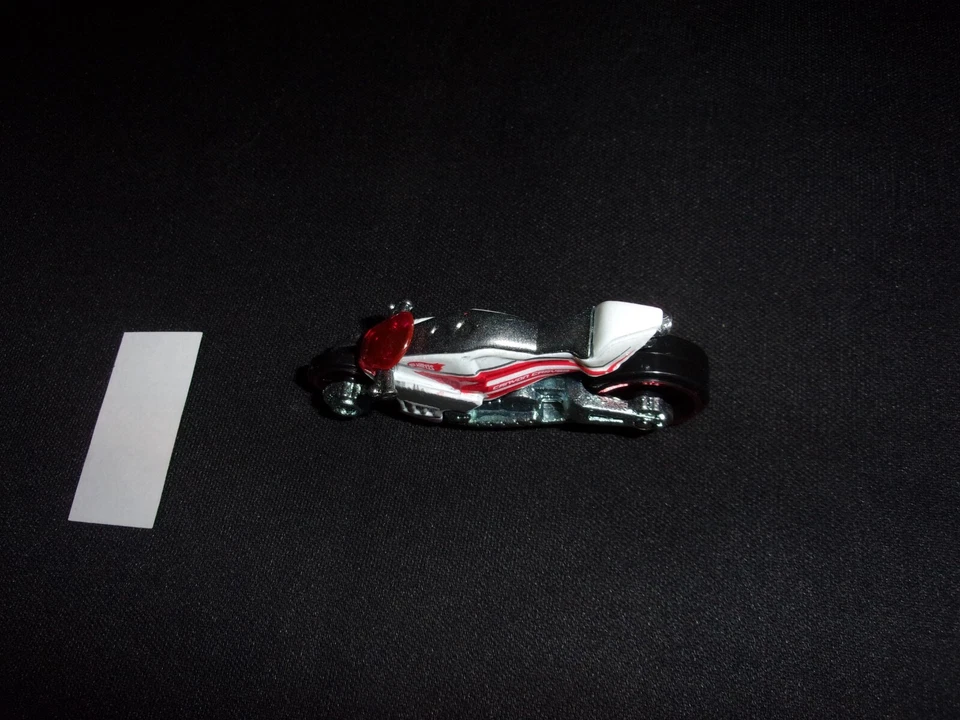 Hot Wheels 155/240 Canyon Carver 2010 Foto 3 de 4