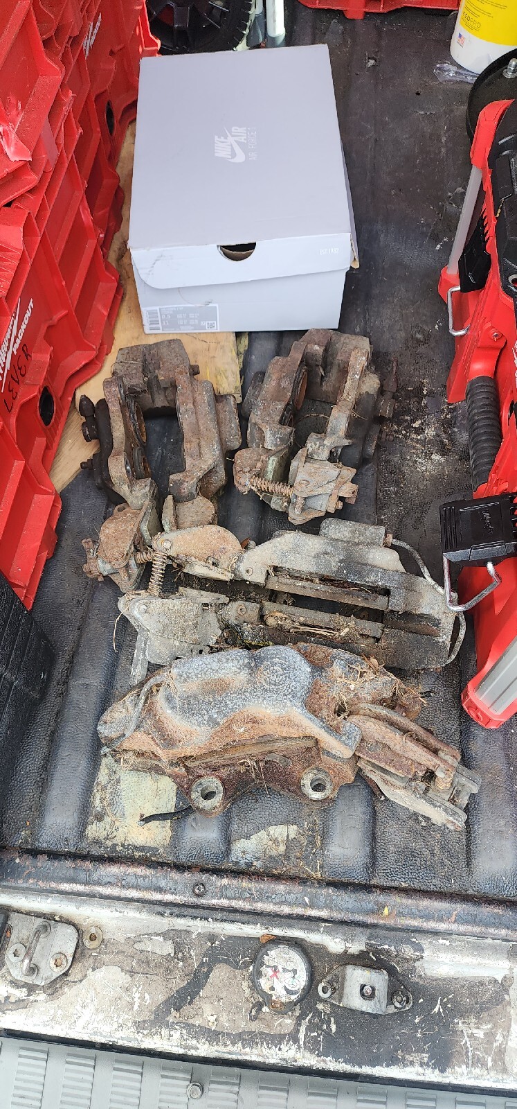 ROLLS ROYCE REAR CALIPER  SHADOW, WRAITH, CORNICHE I REBUILD YOUR 1  CALIPER 