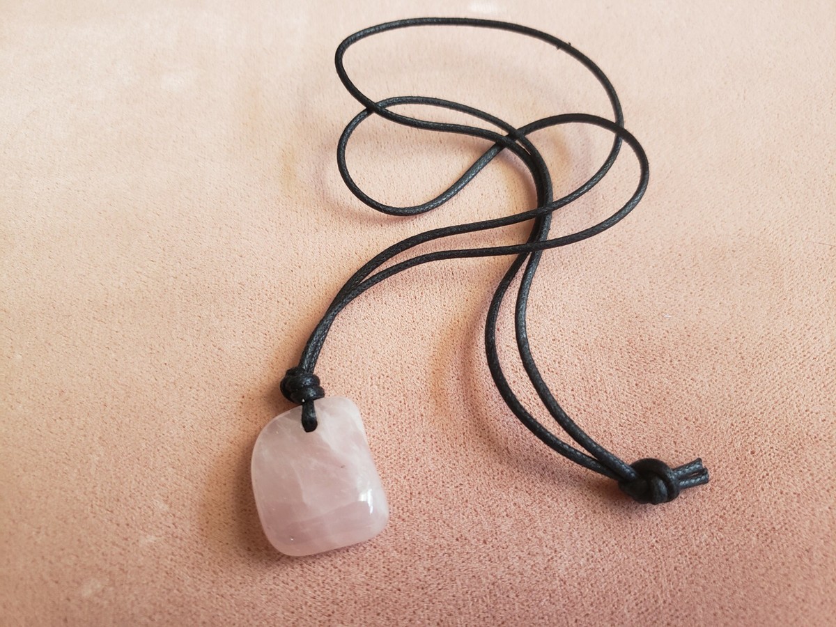 COLLECTIBLE * GENUINE STONE * NECKLACE - 25