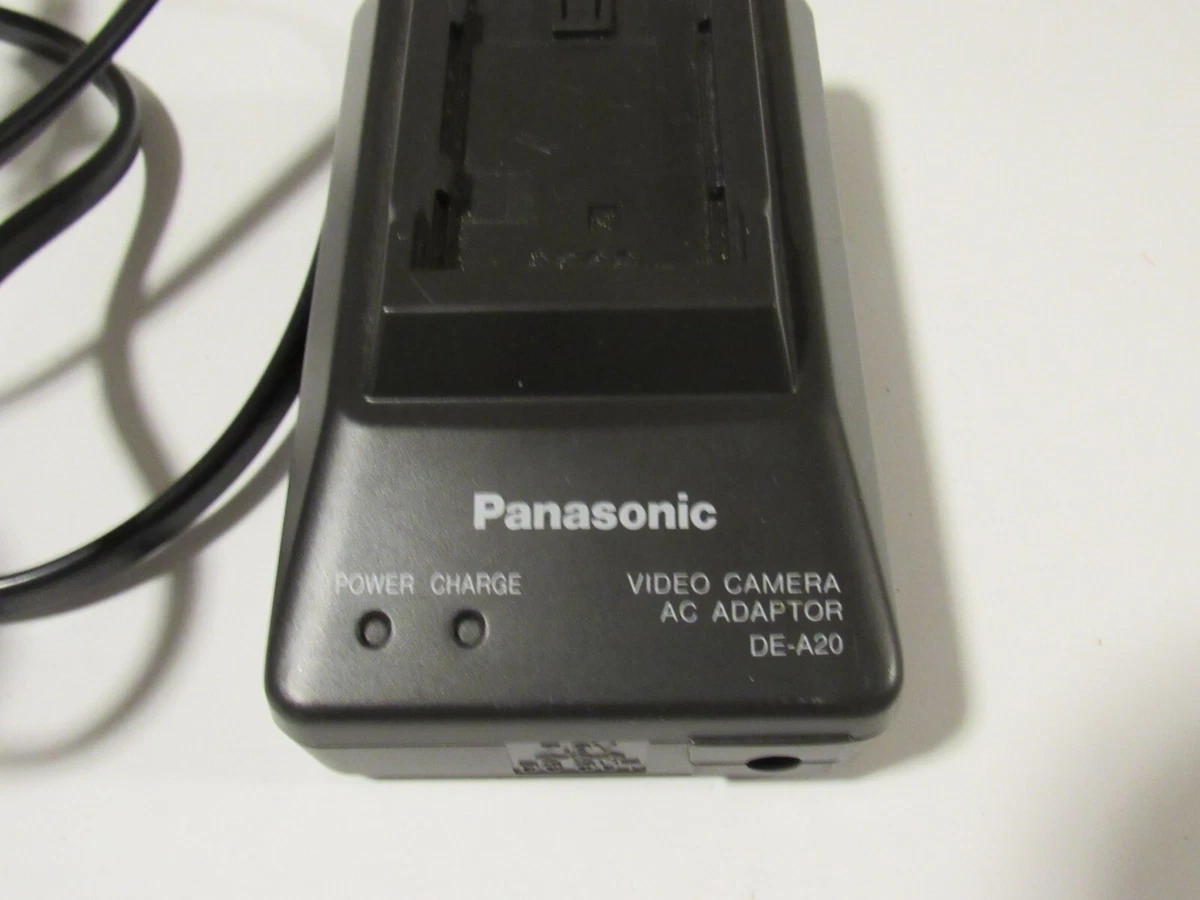 Genuine Panasonic DE-A20 Battery Charger for CGA-D54 Camcorder AG-AC90 DVX 100 B