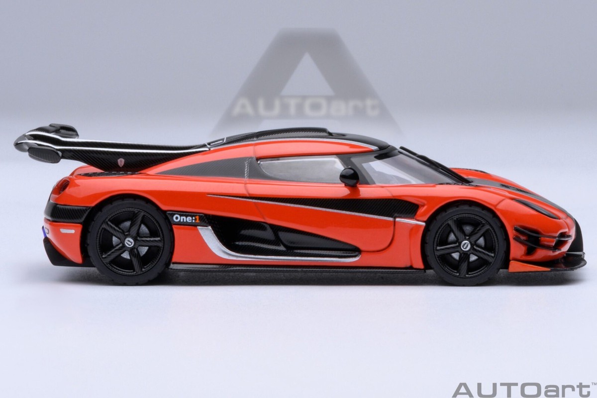 KOENIGSEGG ONE:1 LAVA ORANGE CARBON & FIBRE SILVER ACCENTS 1:64