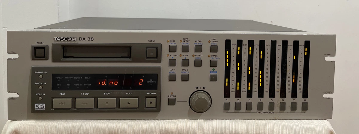 その他 TASCAM DAT TASCAM_DP-006_01.jpg