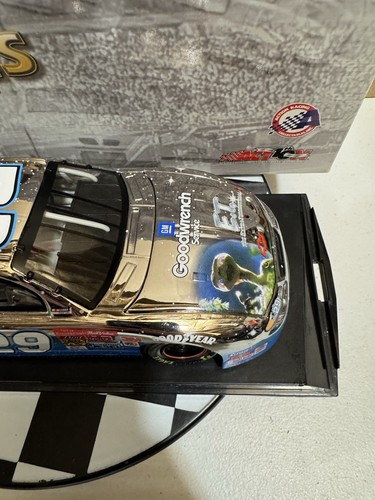 RARE* Kevin Harvick #29 GM Goodwrench E.T. Platinum 2002 1:24 Nascar Diecast - Picture 13 of 16