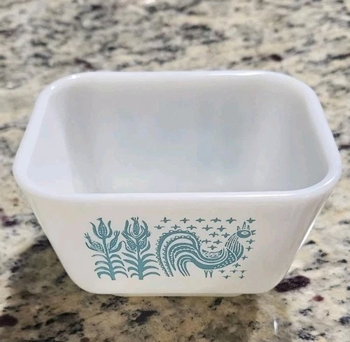 ​Vintage Pyrex Butterprint 501-B Refrigerator Dish Turquoise Rooster 1.5 Cup
