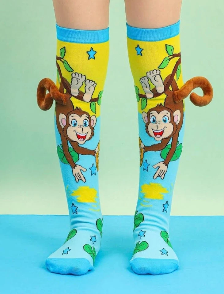 Un par de lindos calcetines de fiesta de dibujos animados en 3D, divertidos hasta la rodilla de 8/13 años Foto 4 de 4