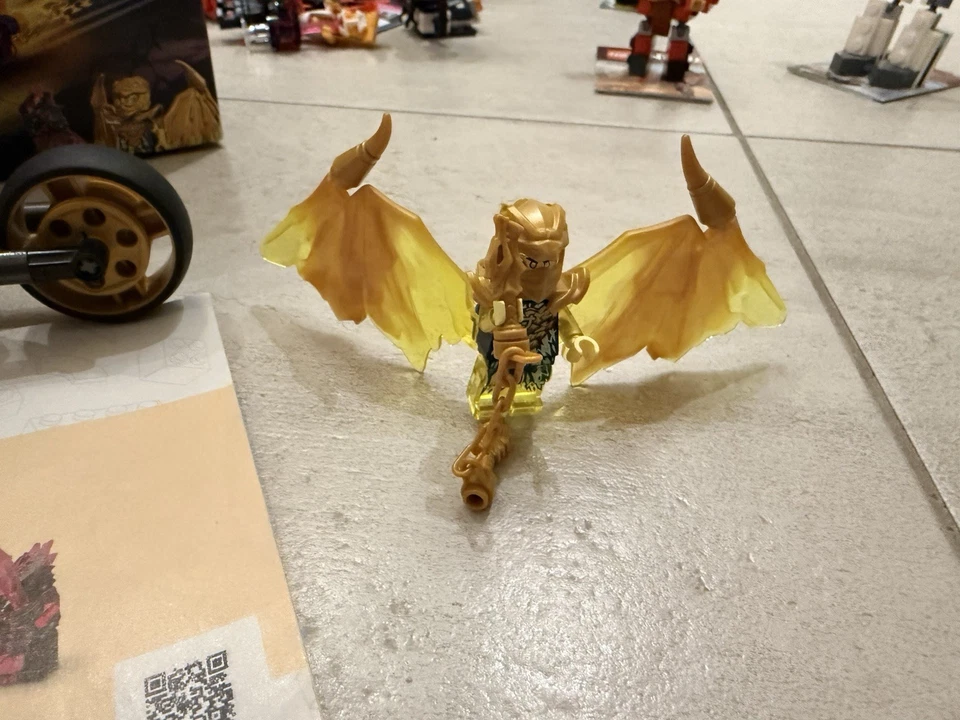LEGO Ninjago 71768 Jay's Golden Dragon Motorbike, Foto 4 von 5