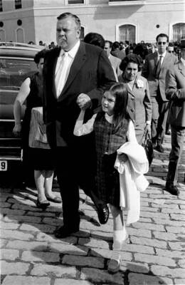 Orson Welles & Daughter Beatrice In The Feria De Sevilla 1966 OLD PHOTO