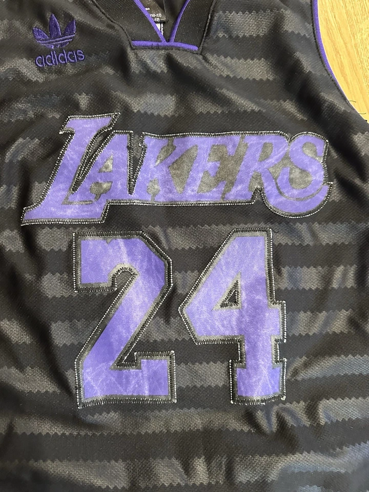 Camiseta Adidas LA Lakers Kobe Bryant Groove Moda Swingman, Juventude Média - Imagem 2 de 4