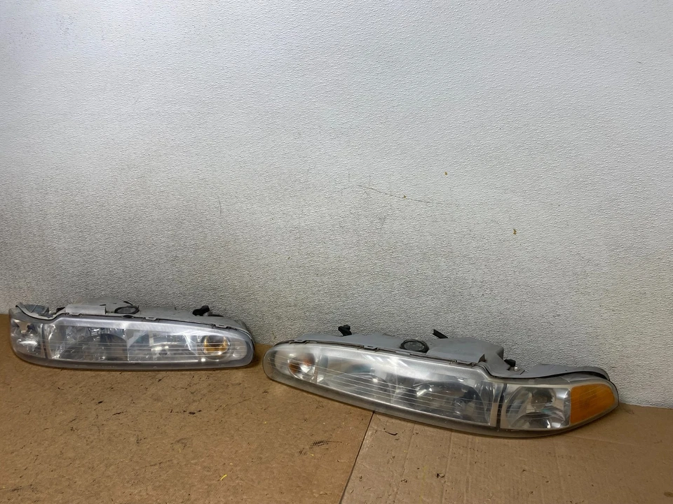 1998 to 2002 Oldsmobile Intrigue Left+Right Side Halogen Headlights S9401 DG - Image 2 of 4
