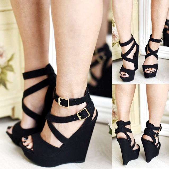 wynnmere fox ankle strap pump