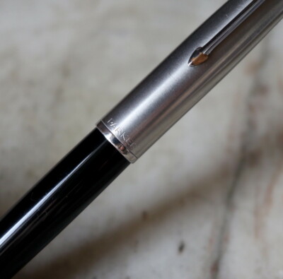 Stylo Plume Parker 51 Vintage - Résine Noire, Capuchon Or 1/8, Plume Or 18K Fine