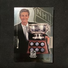 1999-00 Upper Deck Hockey Hall of Fame Career Wayne Gretzky #HOF17 HOF        V8