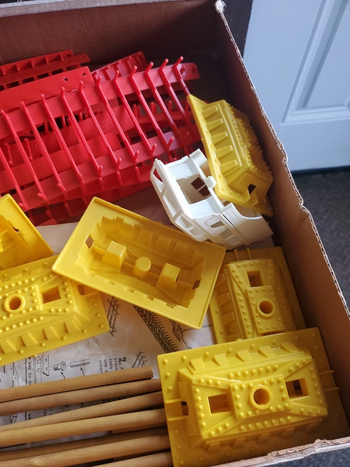 Juego Jeep Remco Mighty Mike 7065 Equilibrio 4 Ruedas Drive con Caja CAT Foto 4 de 4