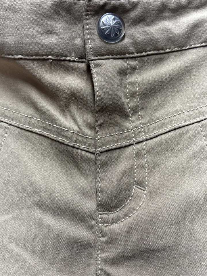 Calça de caminhada Athleta Dipper flare feminina tamanho 6 bege 6 bolsos desempenho carga - Imagem 4 de 4