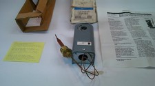 Hubbell Heater Part # A19AAB-40C Johnson Controls Thermostat 12" Cap