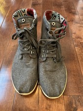 Toms Botas Men's 9.5 Gray  Wool and Suede Aztec Lining High Top Shoes