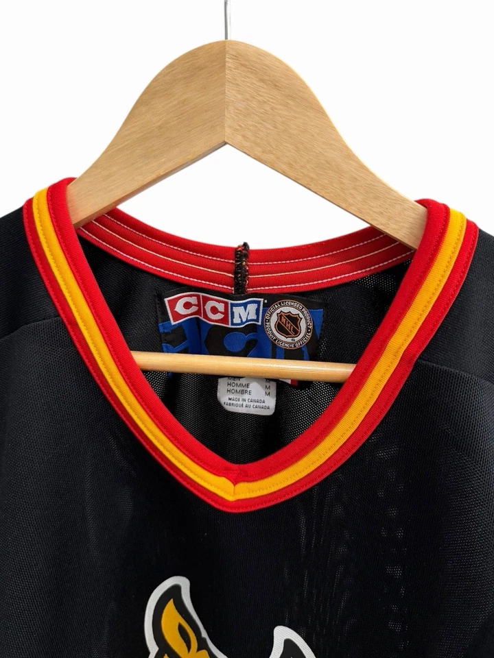 Vintage Calgary Flames NHL Men’s CCM Jersey - Size Medium • VTG Rare Hockey 90’s - Image 4 of 4