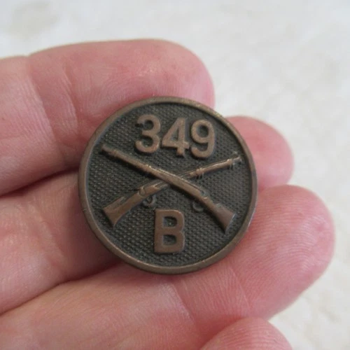 VINTAGE WW1 ERA US MILITARY TUNIC COLLAR PIN 349TH REGIMENT COMPANY B